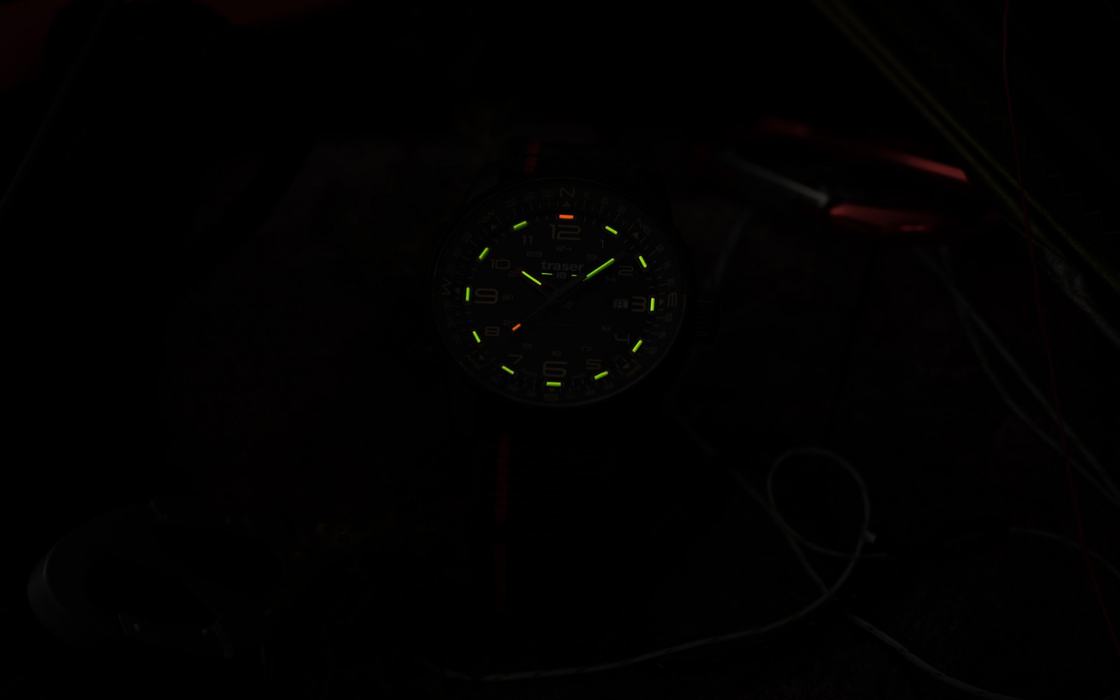 Фото часов Ремешок НАТО Traser №123 зеленый с красной полосой 24 мм - 110456