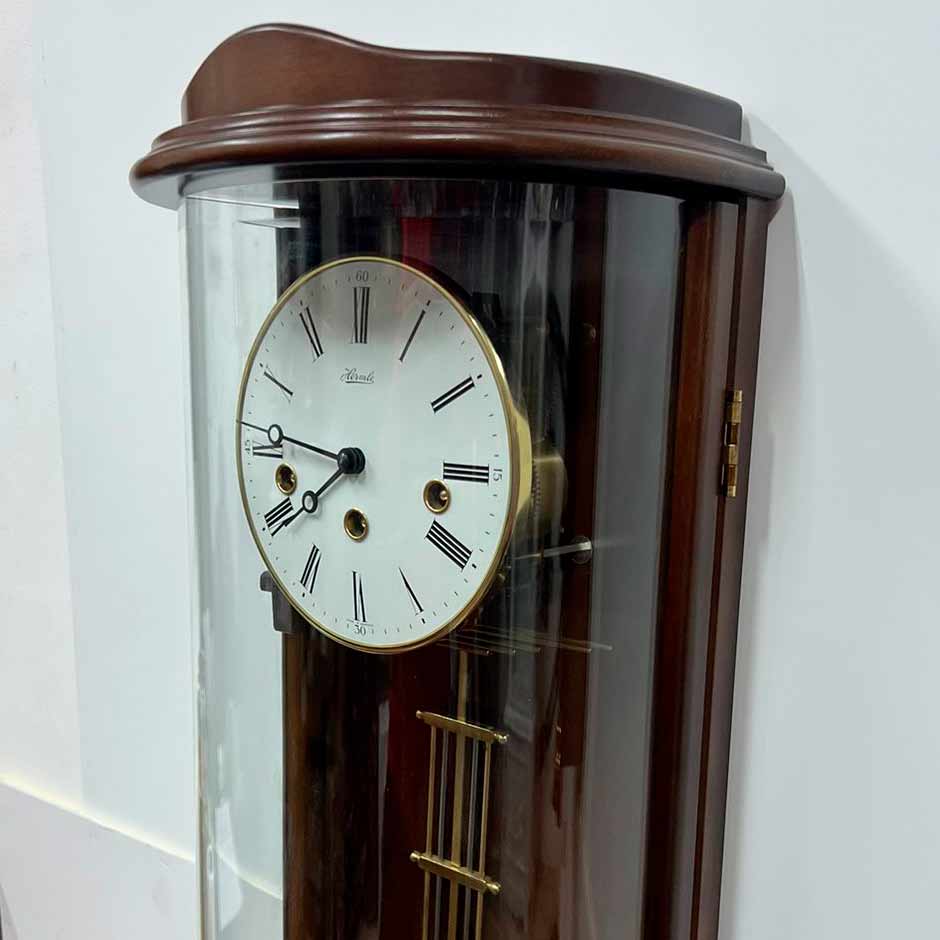 Фото часов Настенные механические часы Hermle 70851-030341