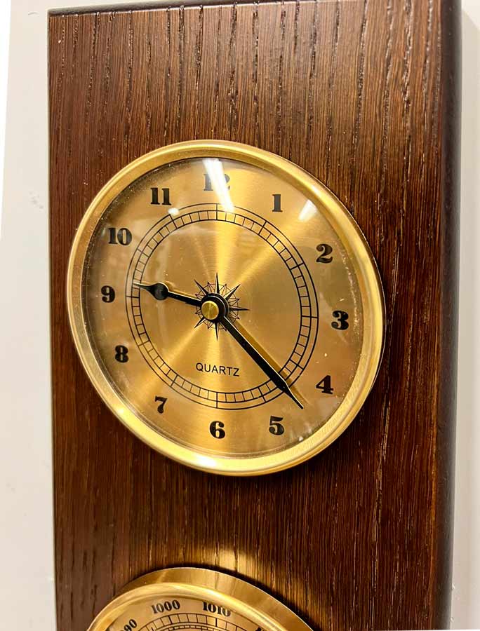 Фото часов Настенные часы с барометром Castita B0566 из дерева
            (Код: B0566)