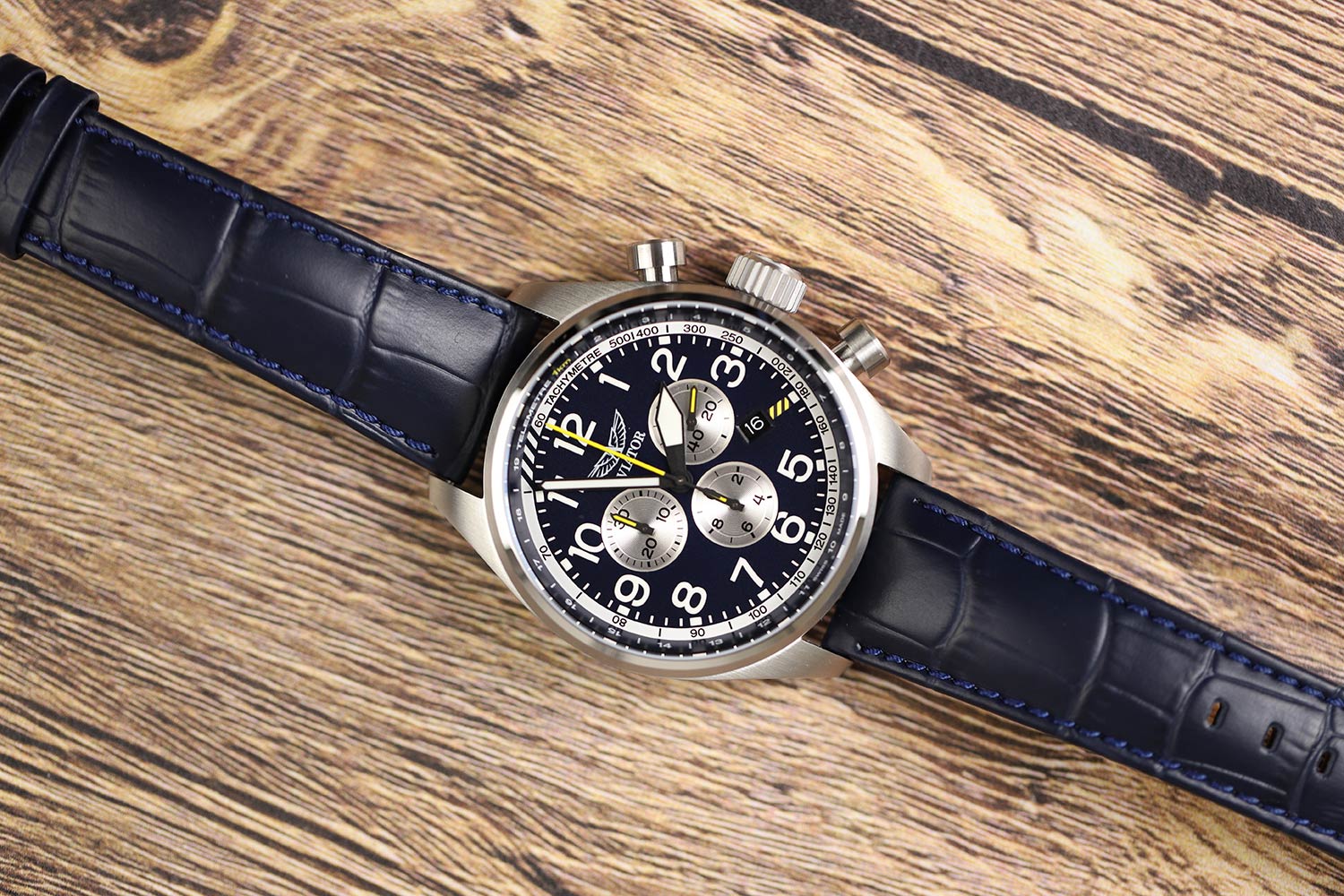 Фото часов Aviator Airacobra P45 Chronograph V.2.25.0.170.4