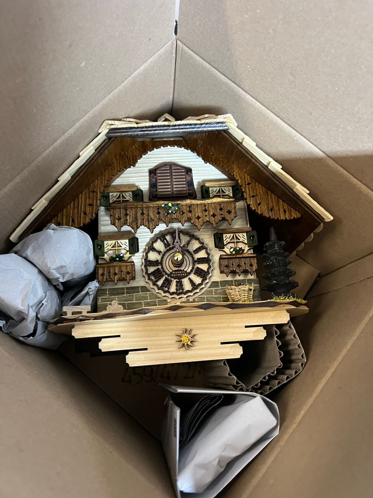 Фото часов Настенные часы с кукушкой SARS T5001-8M