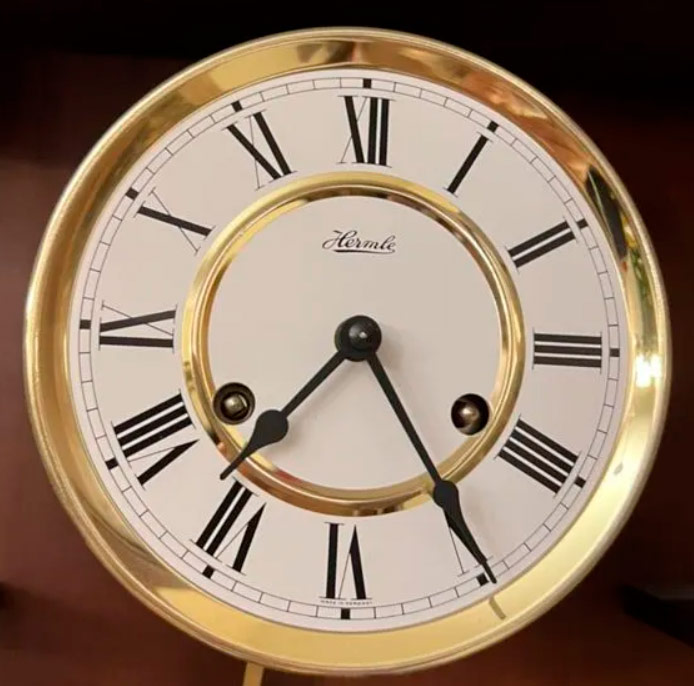 Фото часов Настенные механические часы Hermle 70305-050141 Venge