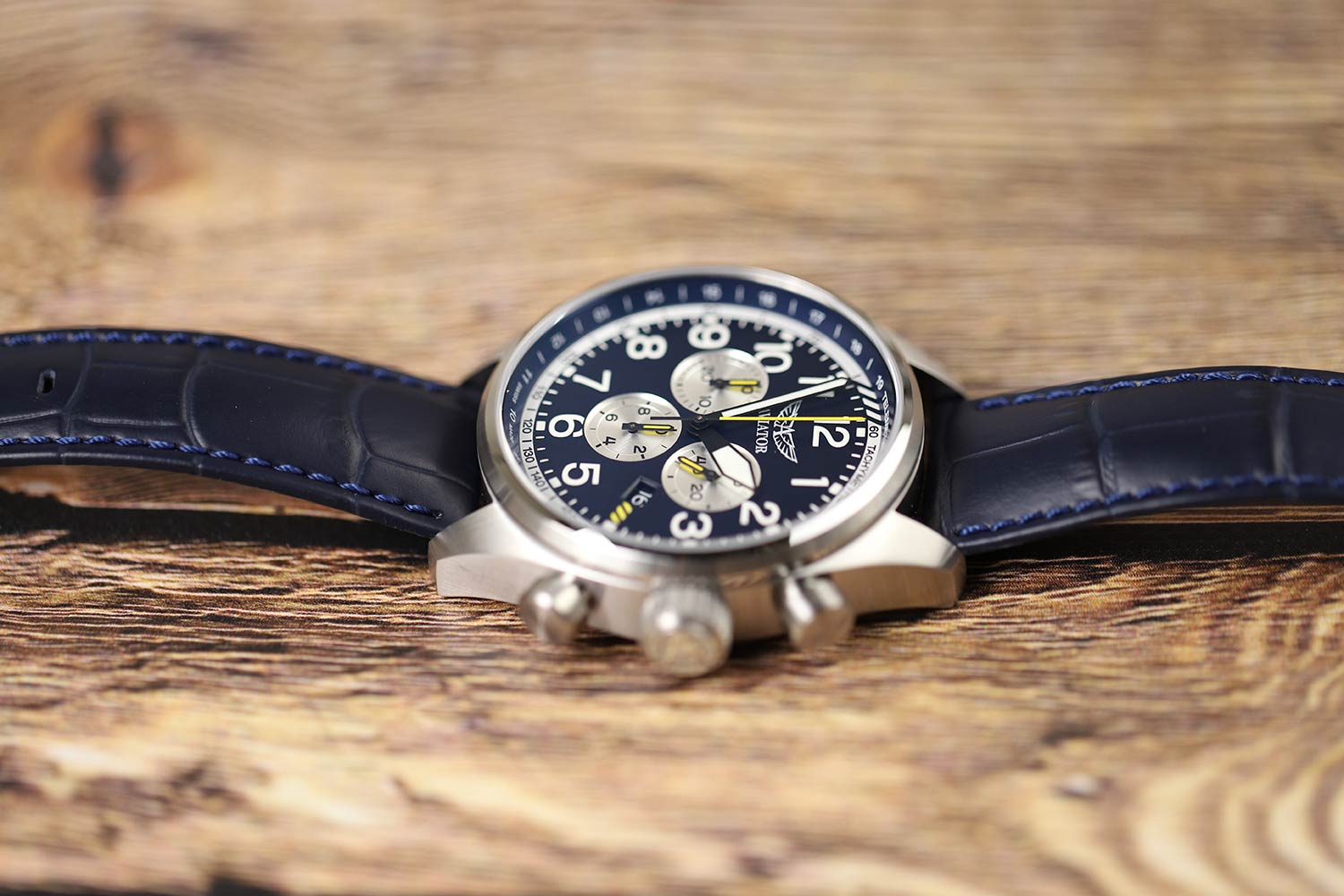 Фото часов Aviator Airacobra P45 Chronograph V.2.25.0.170.4