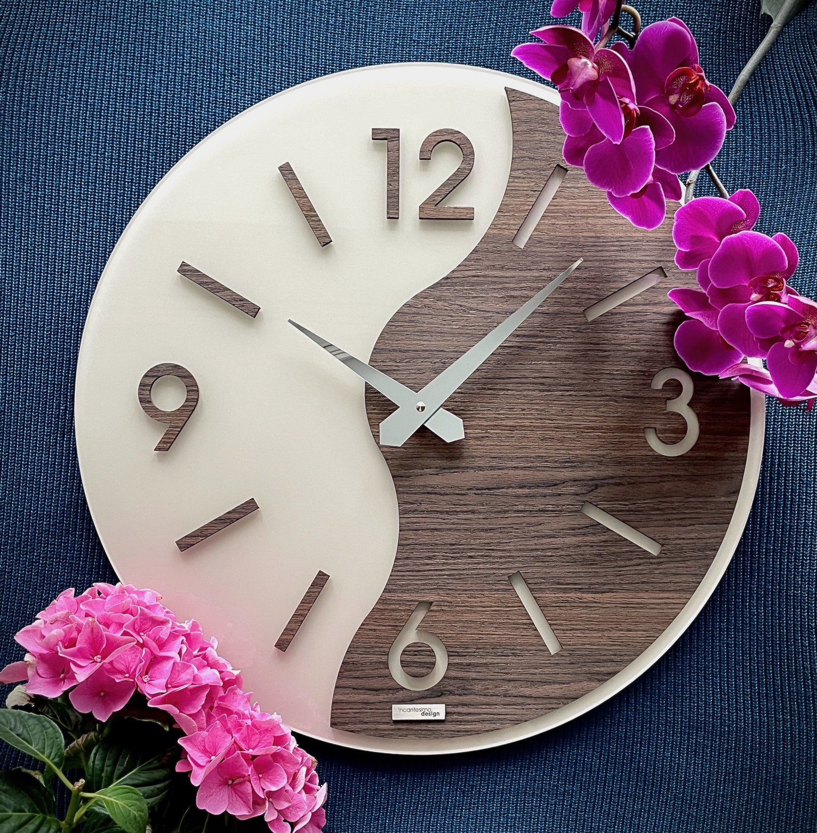 Фото часов Настенные часы Incantesimo Design Alis Мокко 1001MK