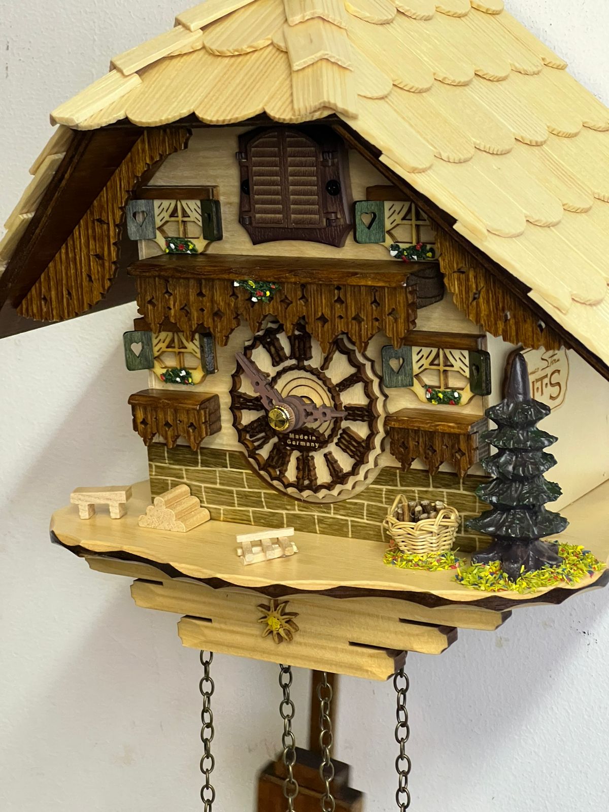 Фото часов Настенные часы с кукушкой SARS T5001-8M