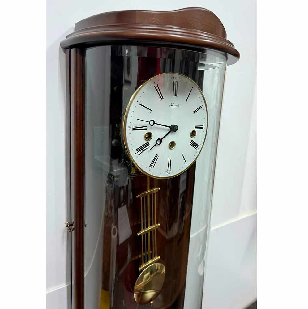 Фото часов Настенные механические часы Hermle 70851-030341