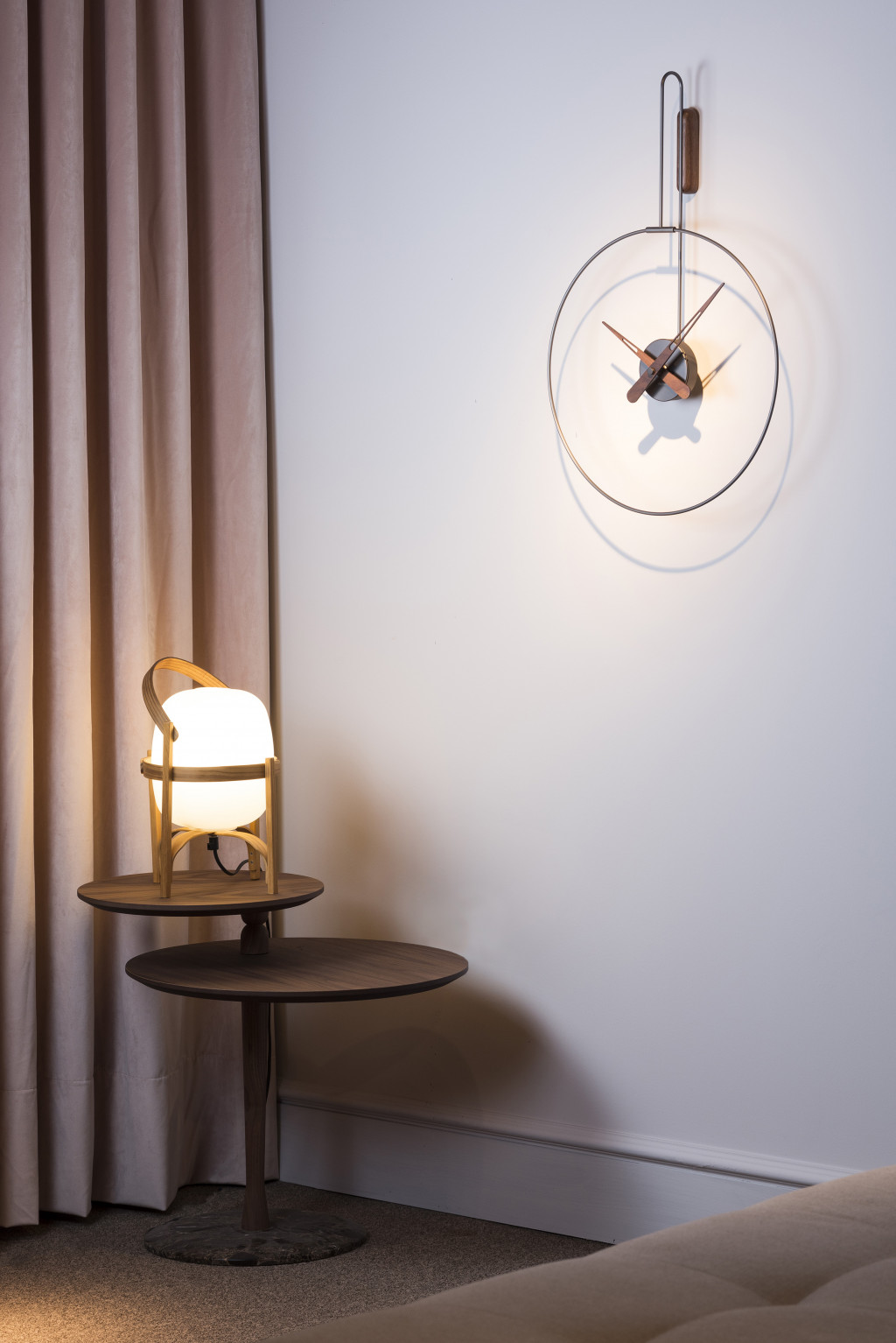 Фото часов Часы Nomon MICRO DARO T graphite/walnut, D=40cm, H=62,5cm