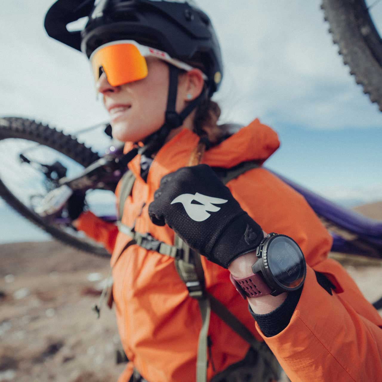 Фото часов Умные часы Suunto Vertical Black Ruby SS050865000