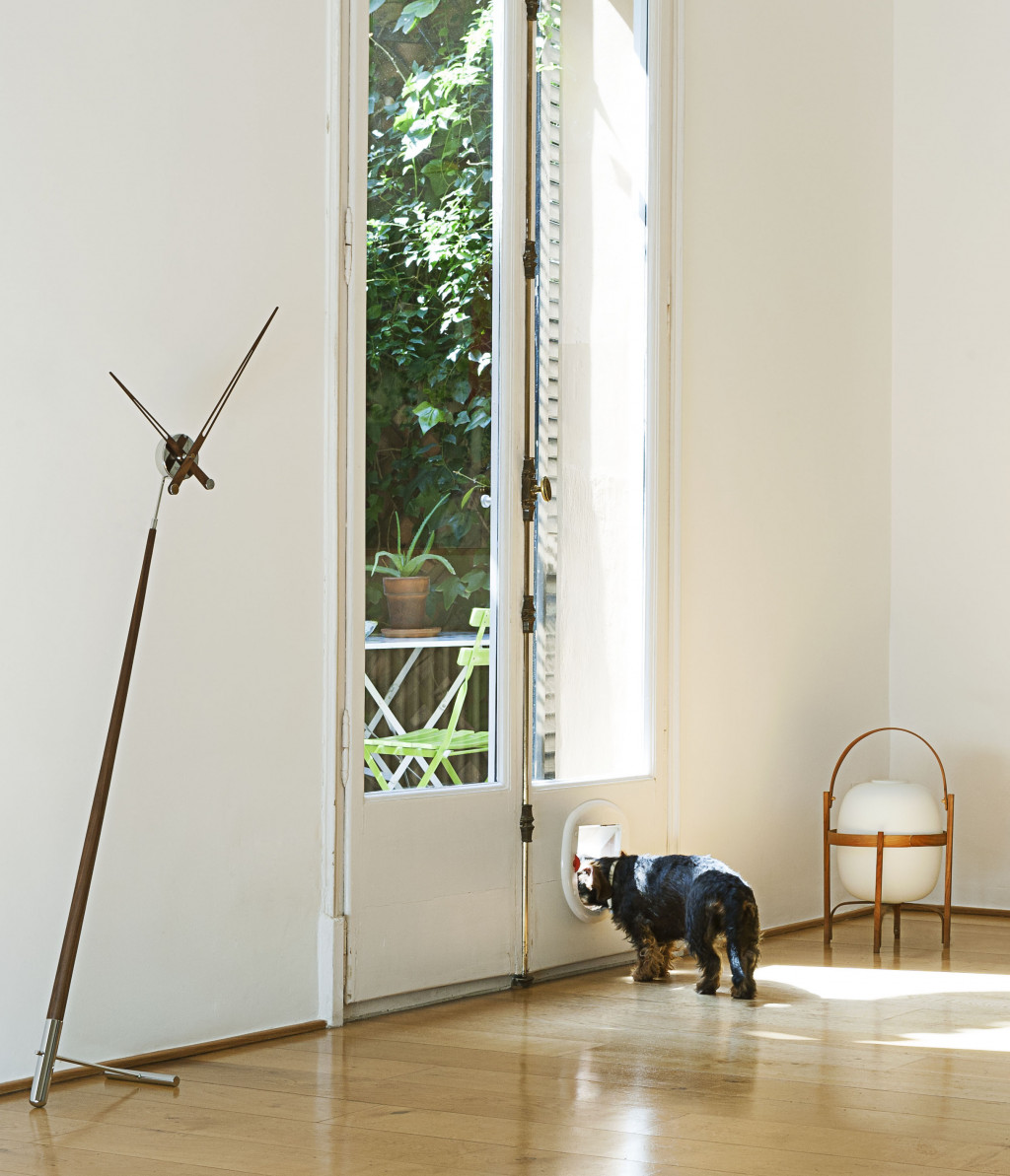 Фото часов Часы Nomon Pisa N, хромированная сталь/дерево"орех", d=73 см, h=150cm